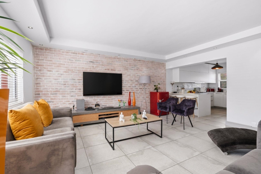 2 Bedroom Property for Sale in Sea Point Western Cape